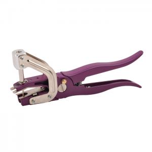 Ear tag applicator