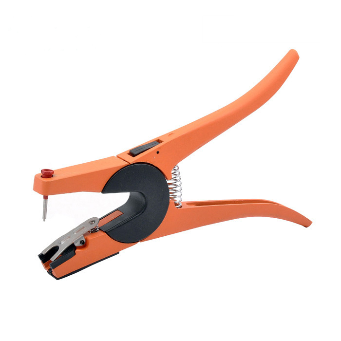 Ear tag applicator
